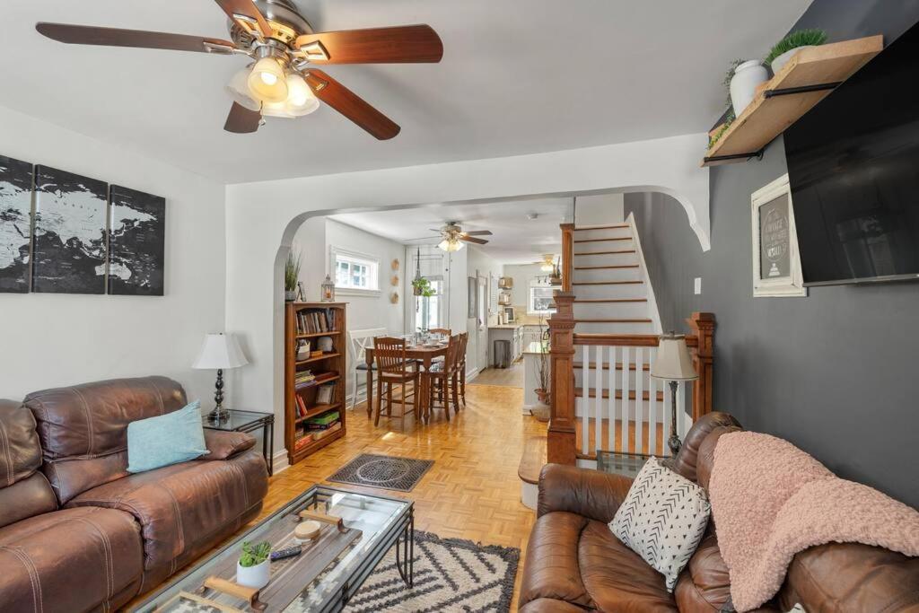 Ferienhaus Rare W/ Backyard Fire-pit & Hottub